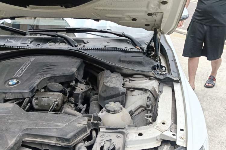 Used BMW 3 Series 2014 320Li Fashion Model Engine Bay Left