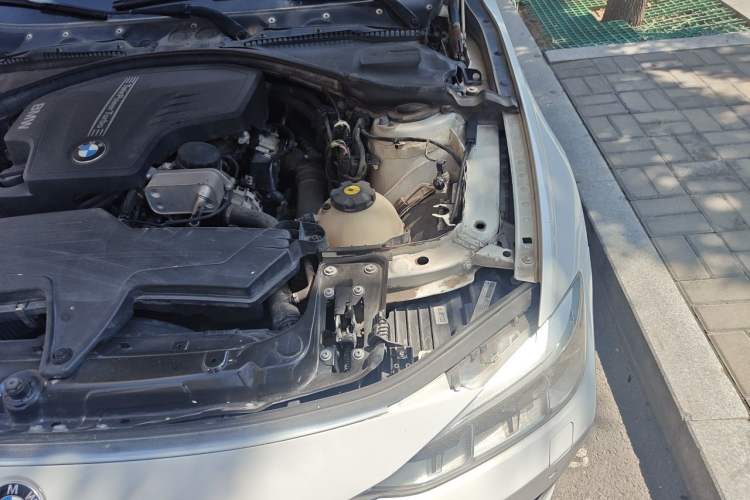 Used BMW 3 Series 2014 328Li Fashion Model Engine Bay Left