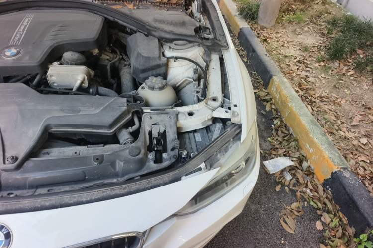 Used BMW 3 Series 2014 320i M Sport Edition Engine Bay Left