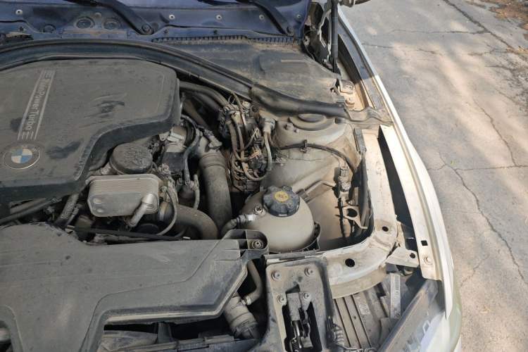 Used BMW 3 Series 2014 320Li Fashion Model Engine Bay Left