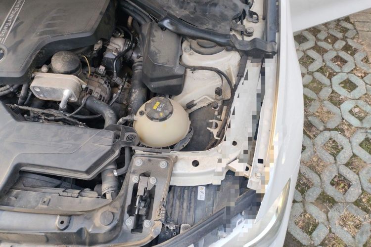 Used BMW 3 Series 2014 328Li Fashion Model Engine Bay Left