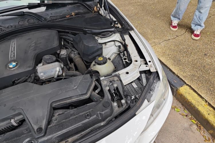 Used BMW 3 Series 2014 320Li Fashion Model Engine Bay Left