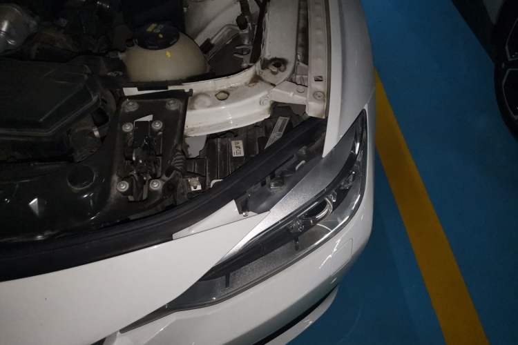 Used BMW 3 Series 2014 328i Sport Design Package Engine Bay Left