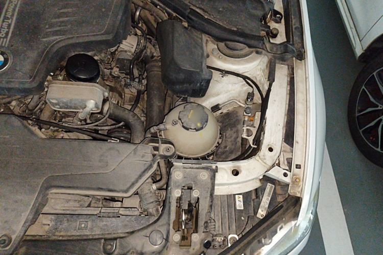 Used BMW 3 Series 2014 320Li Fashion Model Engine Bay Left