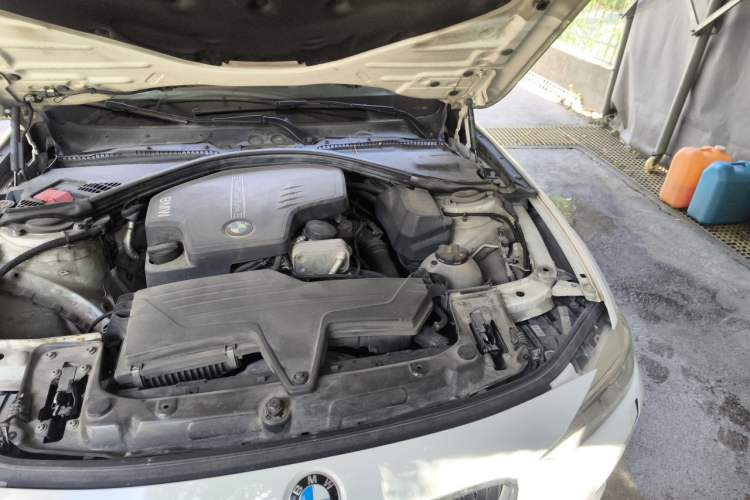 Used BMW 3 Series 2014 320Li Fashion Model Engine Bay Left