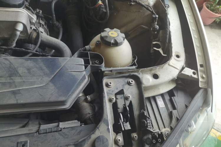 Used BMW 3 Series 2014 328Li Fashion Model Engine Bay Left