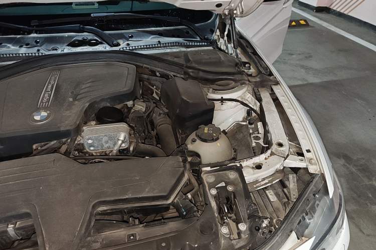 Used BMW 3 Series 2014 320Li Fashion Model Engine Bay Left