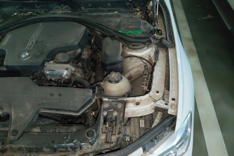 Used BMW 3 Series 2014 320Li Fashion Model Engine Bay Left