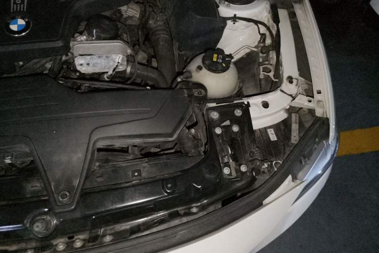 Used BMW 3 Series 2014 320Li Fashion Model Engine Bay Left
