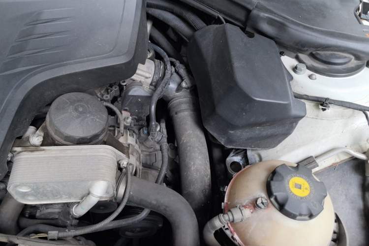 Used BMW 3 Series 2014 320i Sport Design Package Engine Bay Left