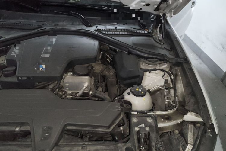 Used BMW 3 Series 2014 320i Sport Edition Engine Bay Left