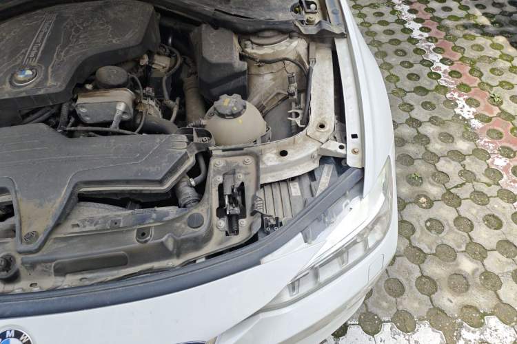 Used BMW 3 Series 2014 328Li xDrive Fashion Design Package Engine Bay Left