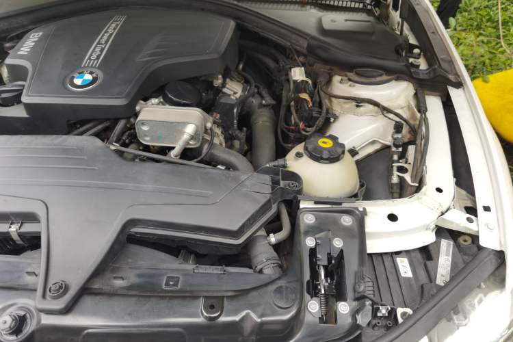 Used BMW 3 Series 2014 320Li Fashion Model Engine Bay Left