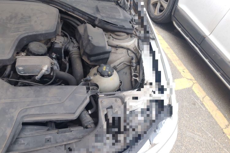 Used BMW 3 Series 2014 320Li Fashion Model Engine Bay Left