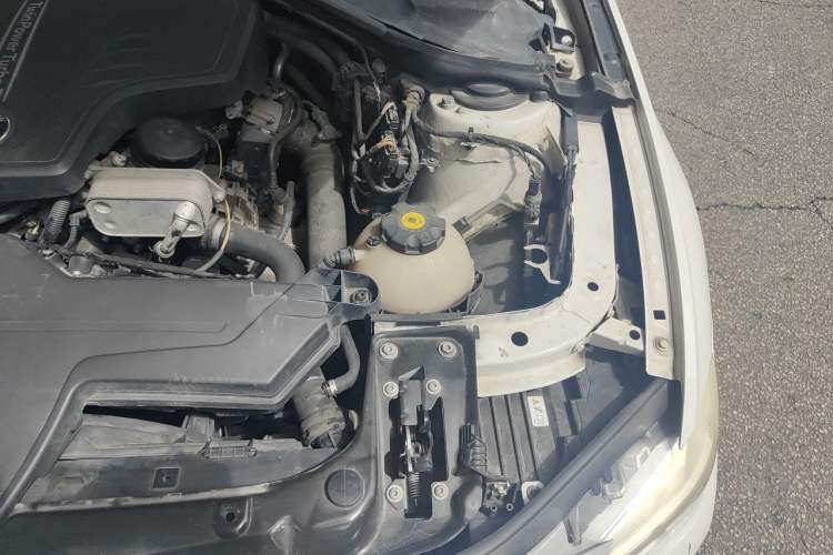 Used BMW 3 Series 2014 320Li Fashion Model Engine Bay Left