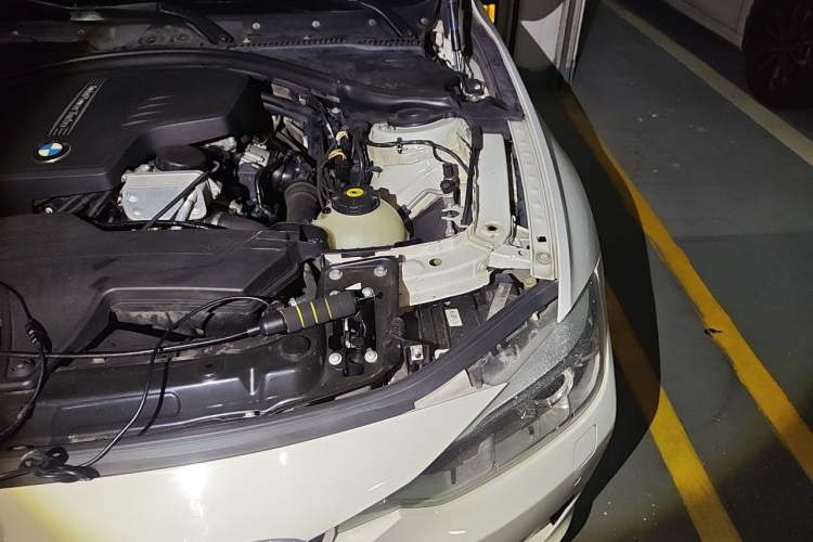 Used BMW 3 Series 2014 320Li Fashion Model Engine Bay Left