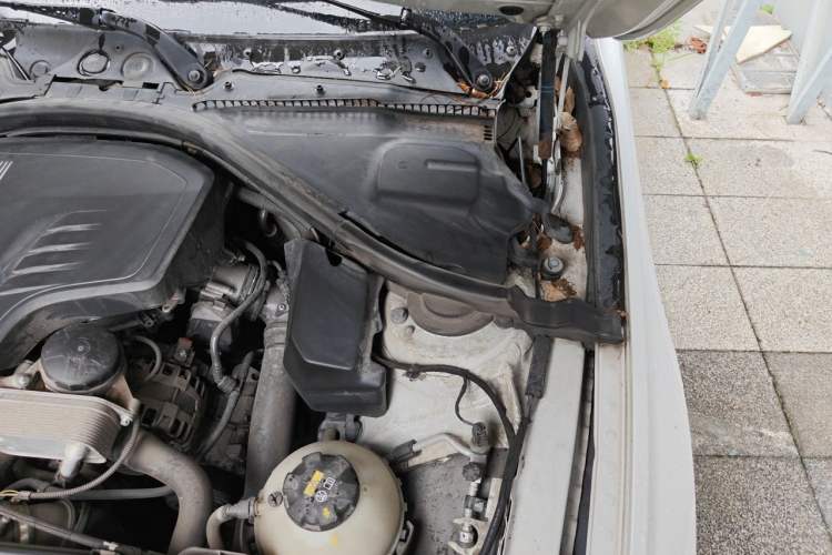 Used BMW 3 Series 2014 320Li Fashion Model Engine Bay Left