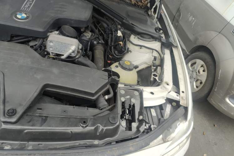 Used BMW 3 Series 2014 320Li Fashion Model Engine Bay Left