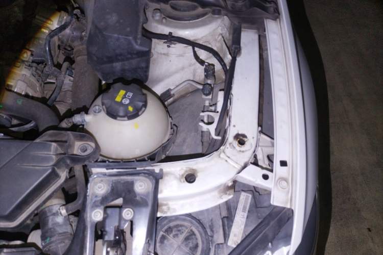 Used BMW 3 Series 2014 320i Active Edition Engine Bay Left