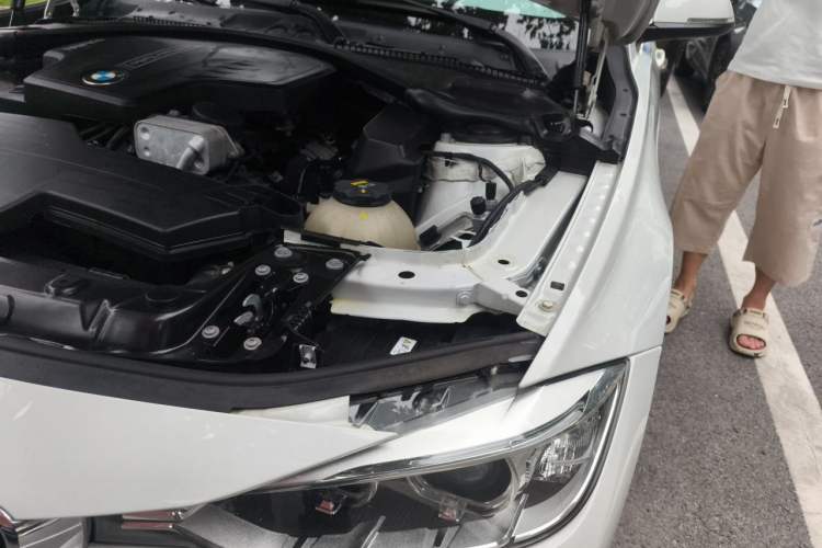 Used BMW 3 Series 2014 320Li Fashion Model Engine Bay Left