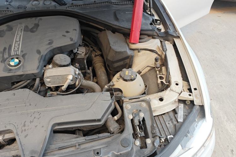 Used BMW 3 Series 2014 320Li Fashion Model Engine Bay Left