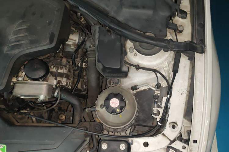 Used BMW 3 Series 2014 320Li Fashion Model Engine Bay Left
