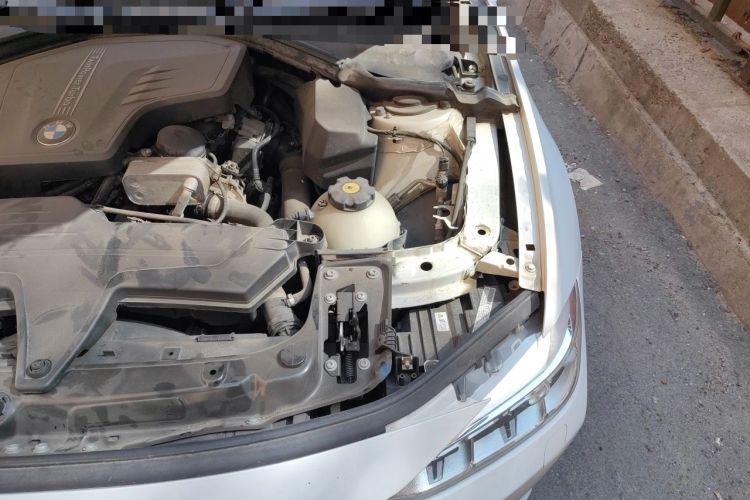 Used BMW 3 Series 2014 320Li Fashion Model Engine Bay Left