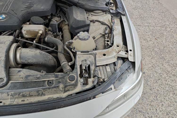 Used BMW 3 Series 2014 328i Sport Design Package Engine Bay Left
