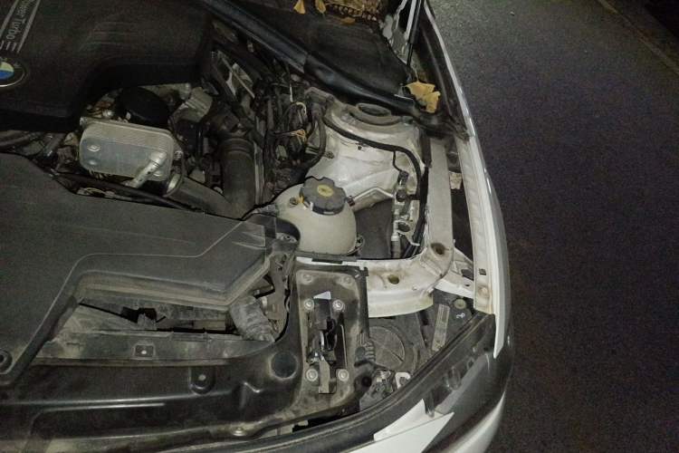 Used BMW 3 Series 2014 320i Active Edition Engine Bay Left