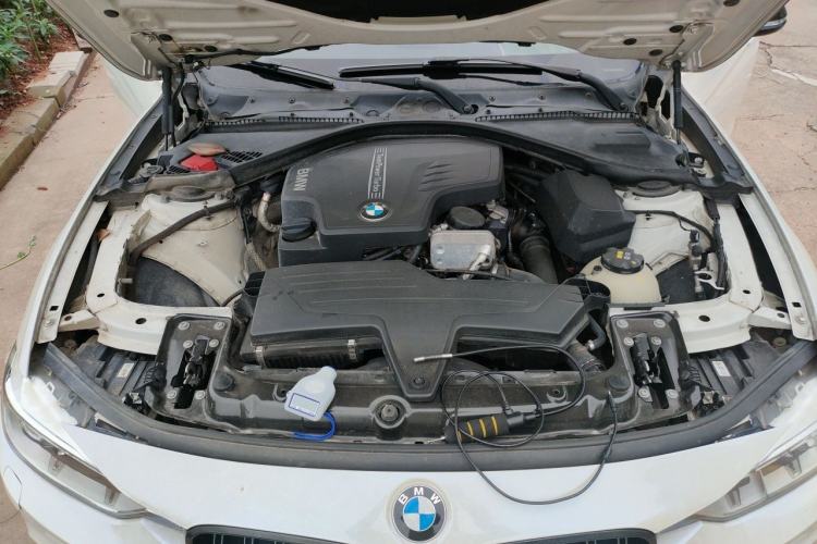 Used BMW 3 Series 2014 320i Sport Edition Engine Bay
