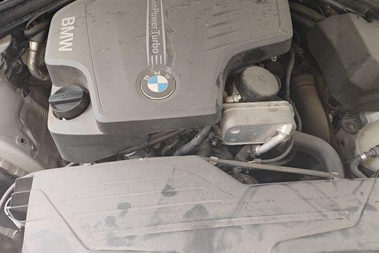Used BMW 3 Series 2014 328Li Fashion Model Engine Bay