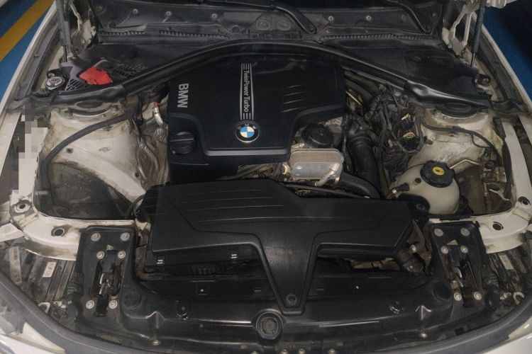 Used BMW 3 Series 2014 320Li Fashion Design Package Engine Bay
