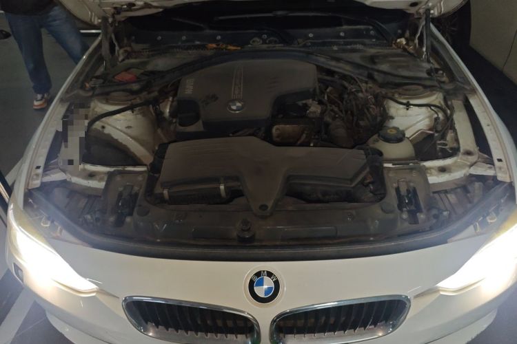 Used BMW 3 Series 2014 320i Sport Edition Engine Bay