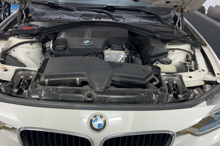 Used BMW 3 Series 2014 320i Sport Edition Engine Bay