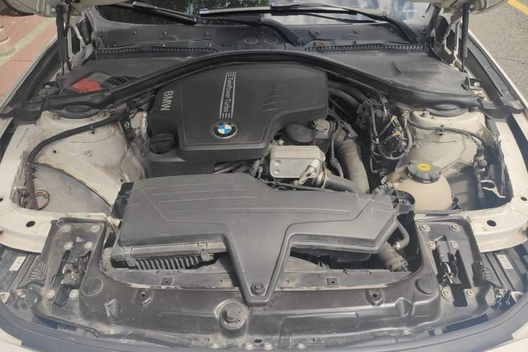 Used BMW 3 Series 2014 320Li Fashion Model Engine Bay