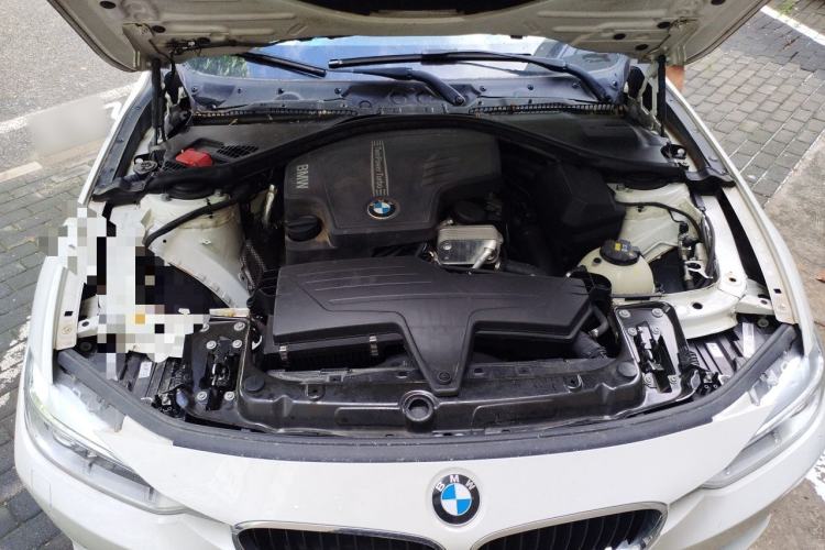 Used BMW 3 Series 2014 320i Sport Edition Engine Bay