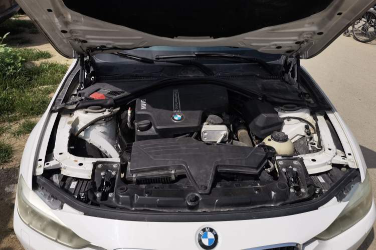 Used BMW 3 Series 2014 320Li Fashion Model Engine Bay