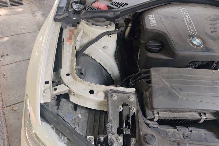 Used BMW 3 Series 2014 320i Sport Edition Engine Bay Right