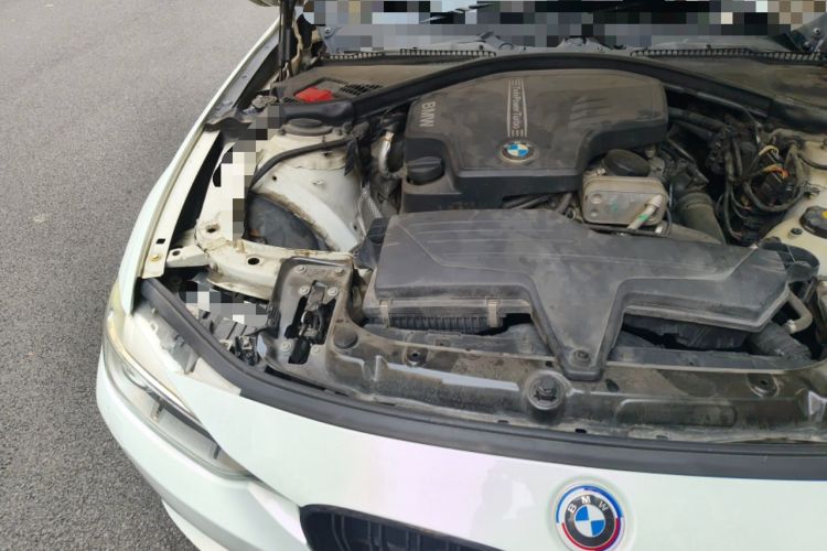 Used BMW 3 Series 2014 320i Sport Edition Engine Bay Right