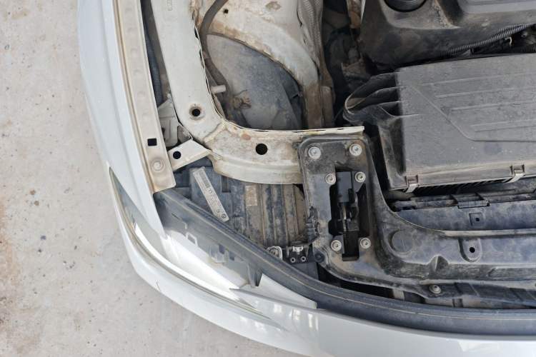 Used BMW 3 Series 2014 320i Active Edition Engine Bay Right