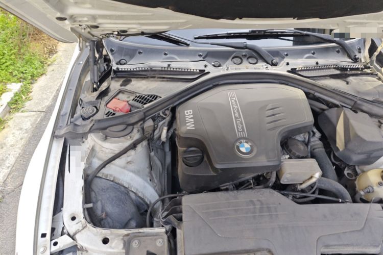 Used BMW 3 Series 2014 320Li Fashion Model Engine Bay Right