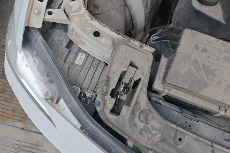 Used BMW 3 Series 2014 320Li Fashion Model Engine Bay Right