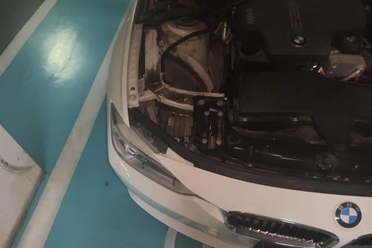 Used BMW 3 Series 2014 320i Sport Edition Engine Bay Right