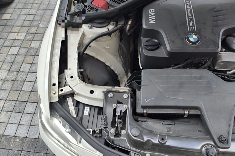 Used BMW 3 Series 2014 328i xDrive Sport Design Package Engine Bay Right