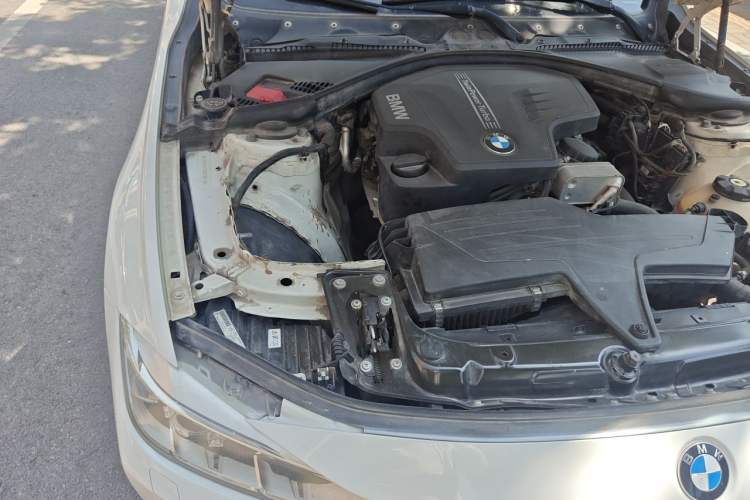 Used BMW 3 Series 2014 328Li Fashion Model Engine Bay Right