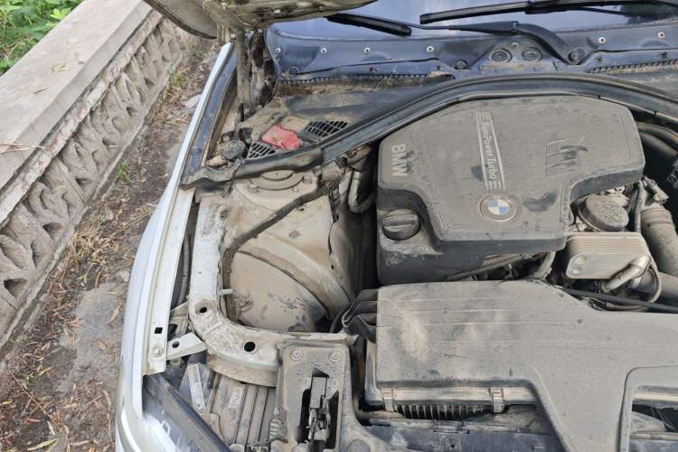 Used BMW 3 Series 2014 320Li Fashion Model Engine Bay Right