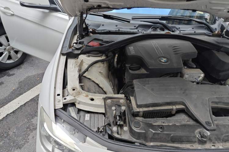 Used BMW 3 Series 2014 320Li Fashion Model Engine Bay Right