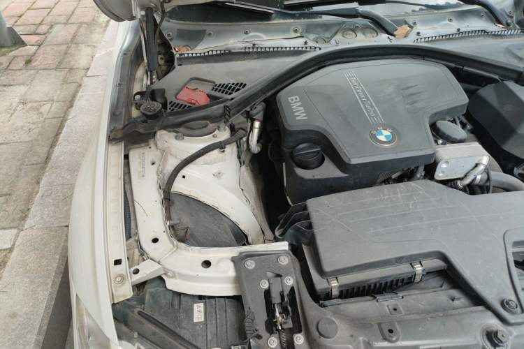 Used BMW 3 Series 2014 320i Sport Edition Engine Bay Right