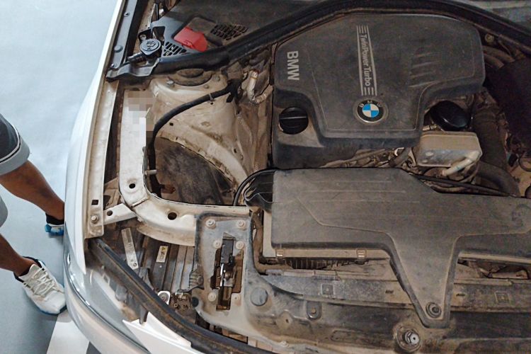 Used BMW 3 Series 2014 320Li Fashion Model Engine Bay Right
