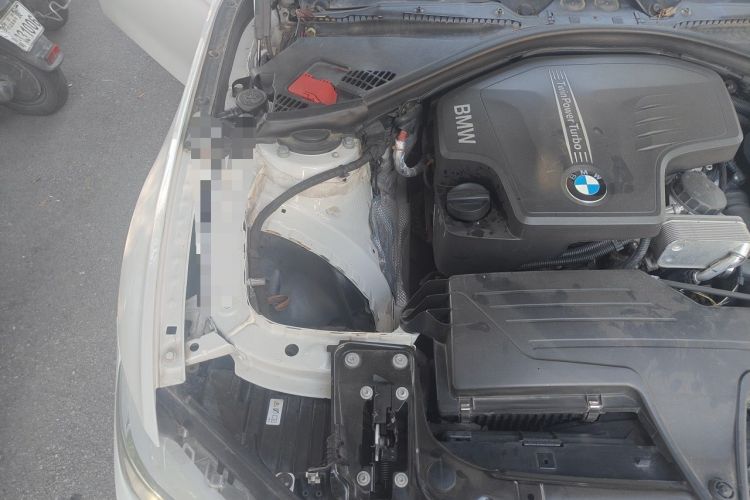Used BMW 3 Series 2014 320i Sport Edition Engine Bay Right